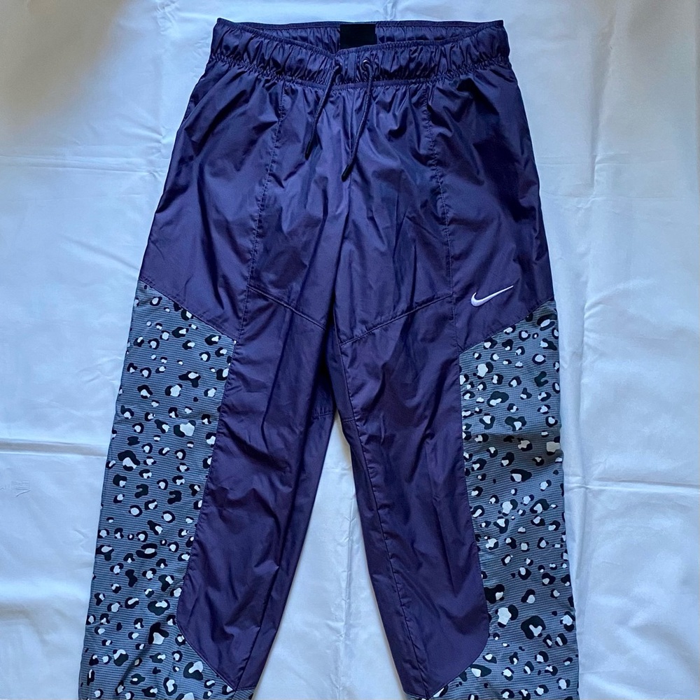 Nike Women’s Sportswear Nylon Sweatpants size small
